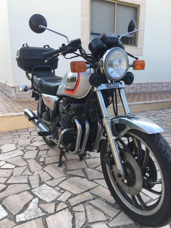 Yamaha XJ550 (3)