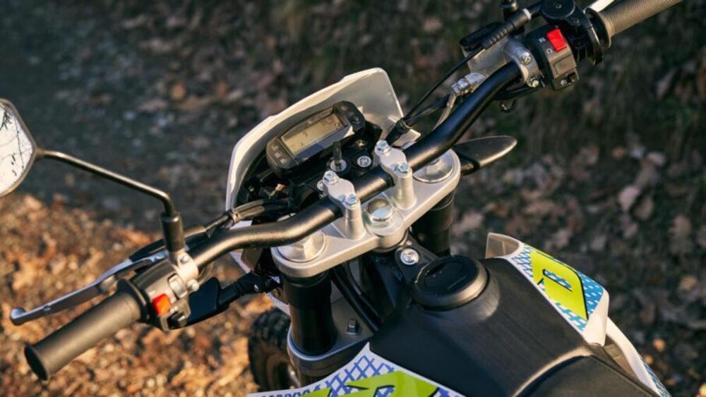 Um Italia DSR 125 EX (2023 - 25) (2)