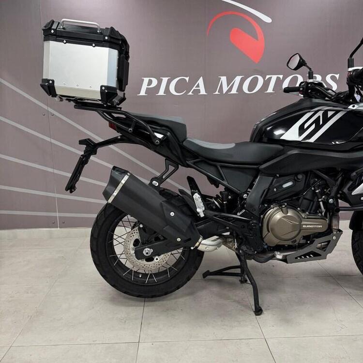 QJ Motor SRT 550 SX (2024) (2)