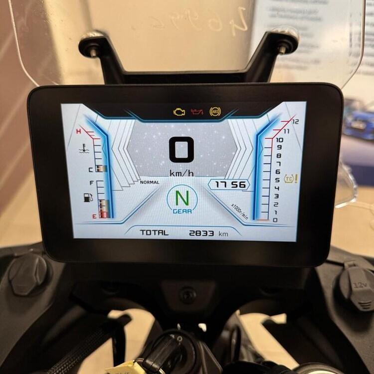 QJ Motor SRT 550 SX (2024) (5)