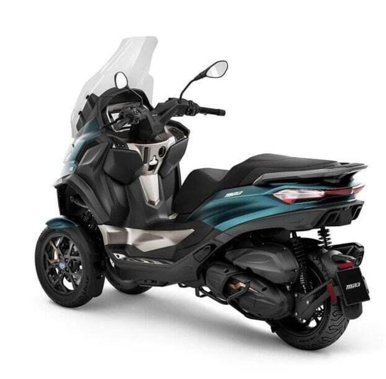Piaggio MP3 530 Hpe Exclusive (2025) (3)