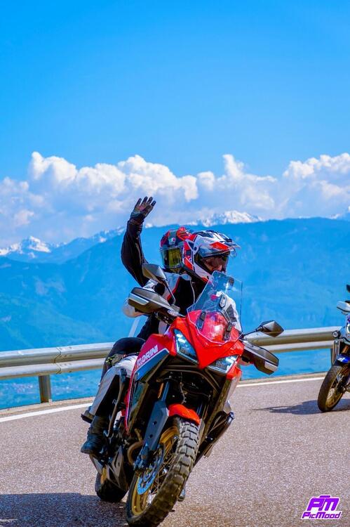 Moto Morini X-Cape 650 Gold Wheels Edition (2022 - 25)