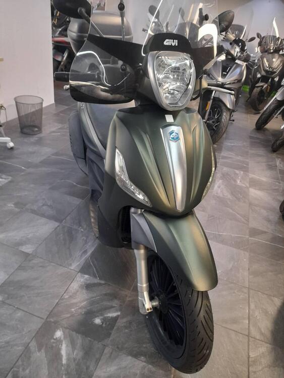 Piaggio Beverly 300 S i.e. ABS-ASR (2016 - 20) (2)