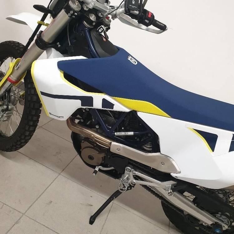 Husqvarna 701 Enduro (2020) (2)