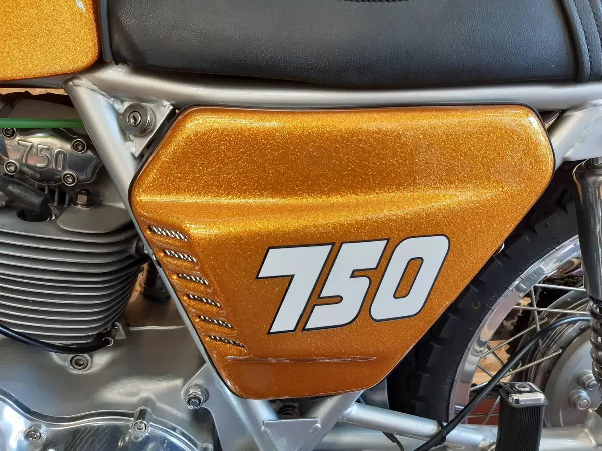 Ducati 750 GT  (4)