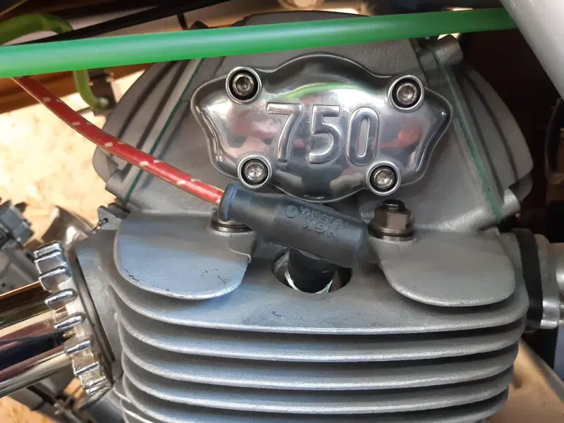 Ducati 750 GT  (16)