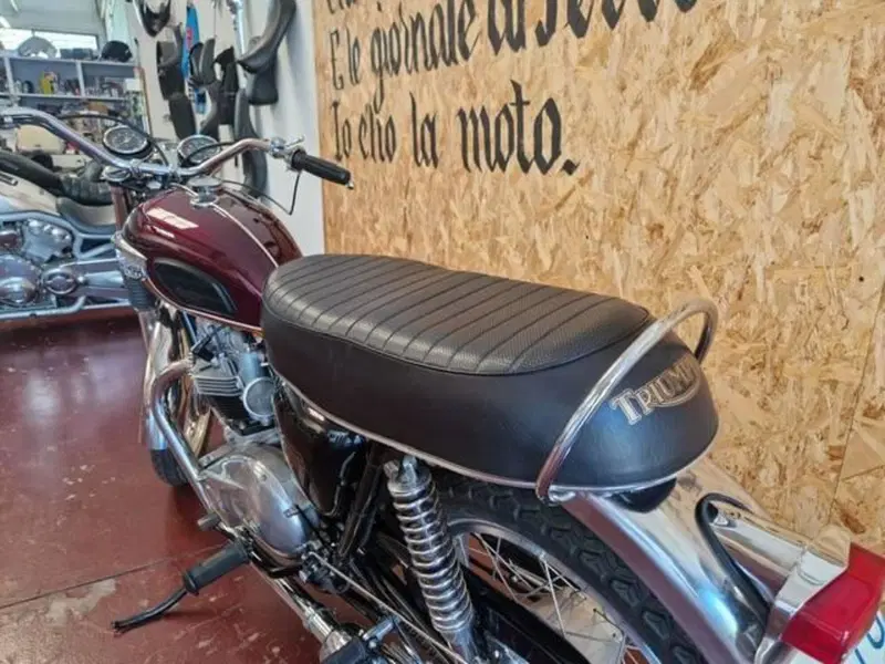 Triumph BONNEVILLE T120  (12)