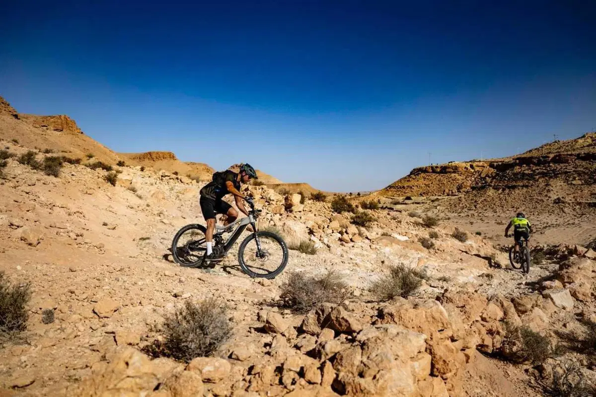 Tembaine Desert Rally: 100 rider e-bike pronti a sfidare il Sahara tunisino (24)