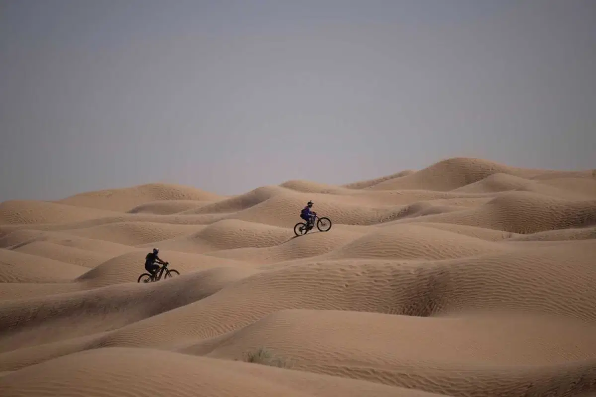Tembaine Desert Rally: 100 rider e-bike pronti a sfidare il Sahara tunisino (45)