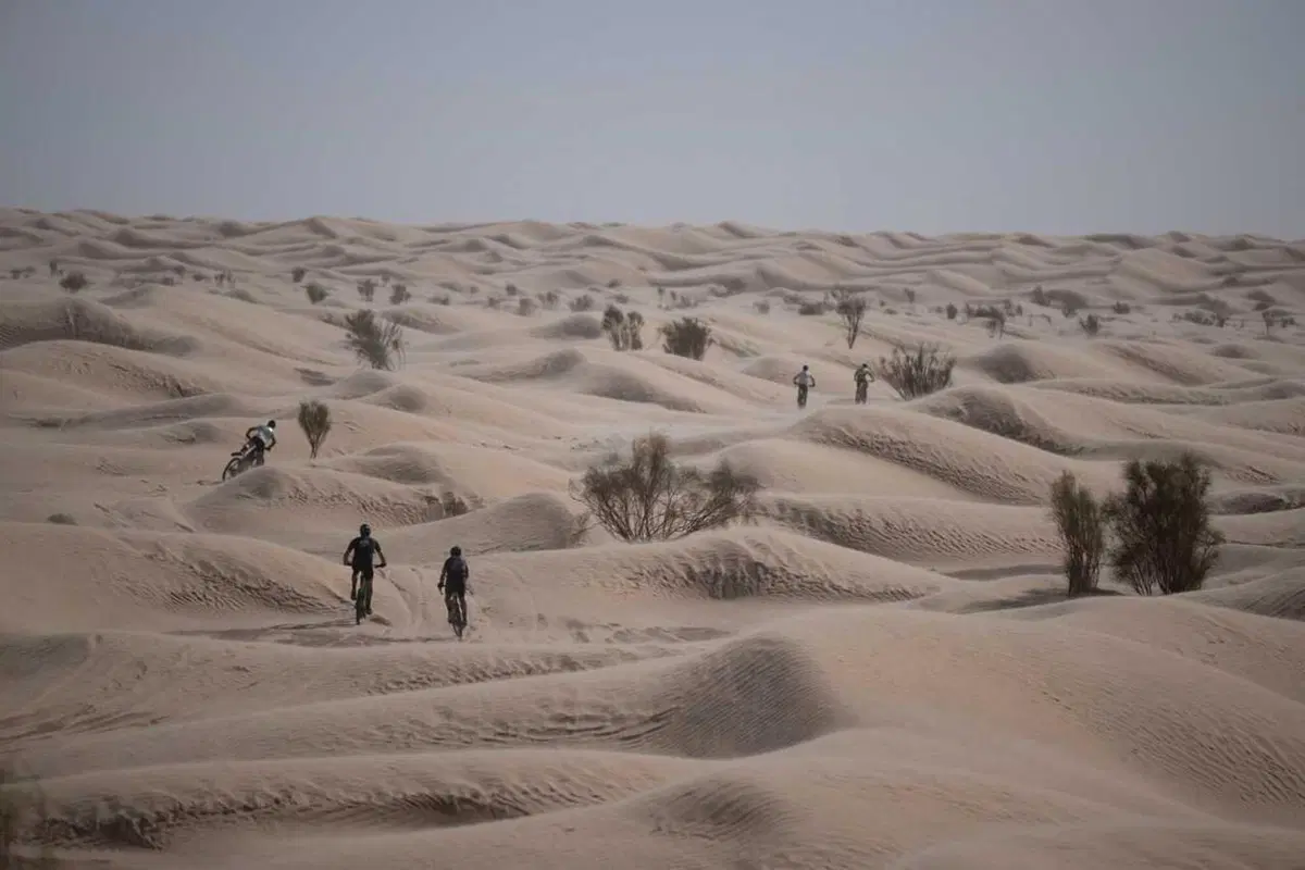 Tembaine Desert Rally: 100 rider e-bike pronti a sfidare il Sahara tunisino (51)