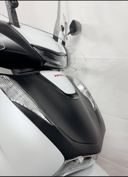 Honda SH 150i (2024 - 25) (4)