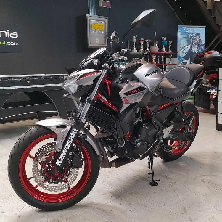 Kawasaki Z 650 (2021 - 24) (2)