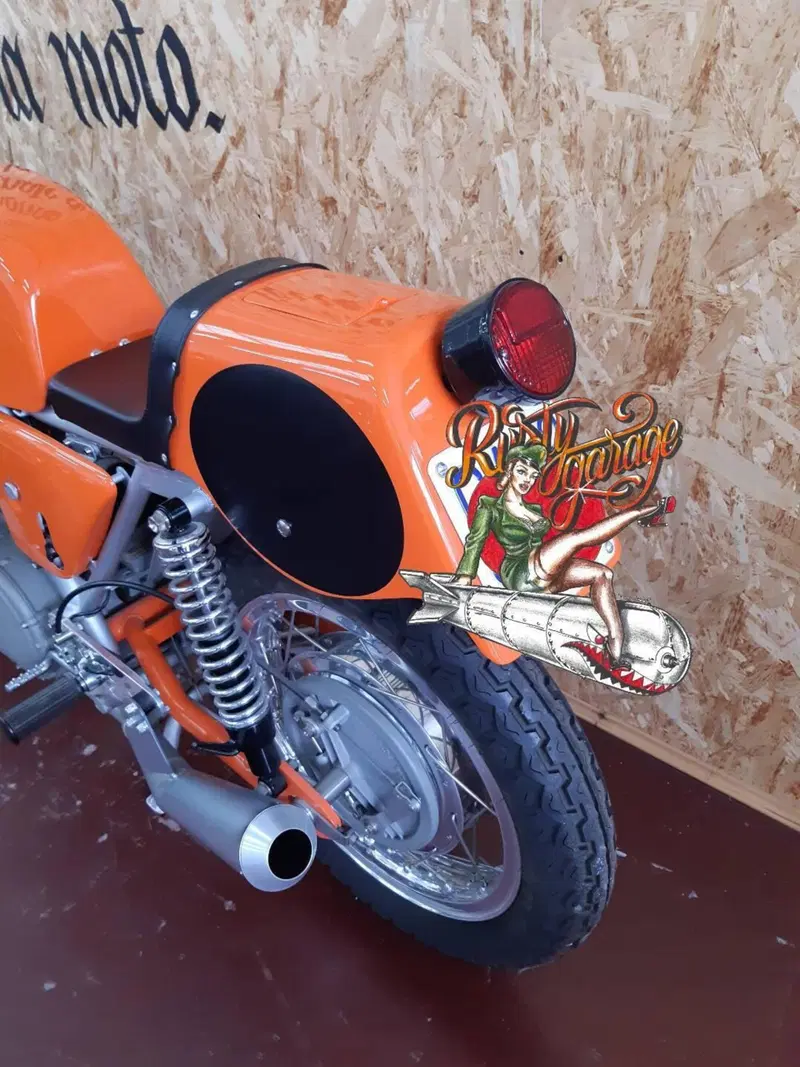 Laverda 750 SFC REPLICA (7)