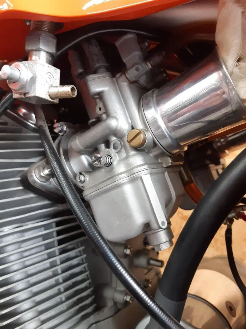 Laverda 750 SFC REPLICA (14)