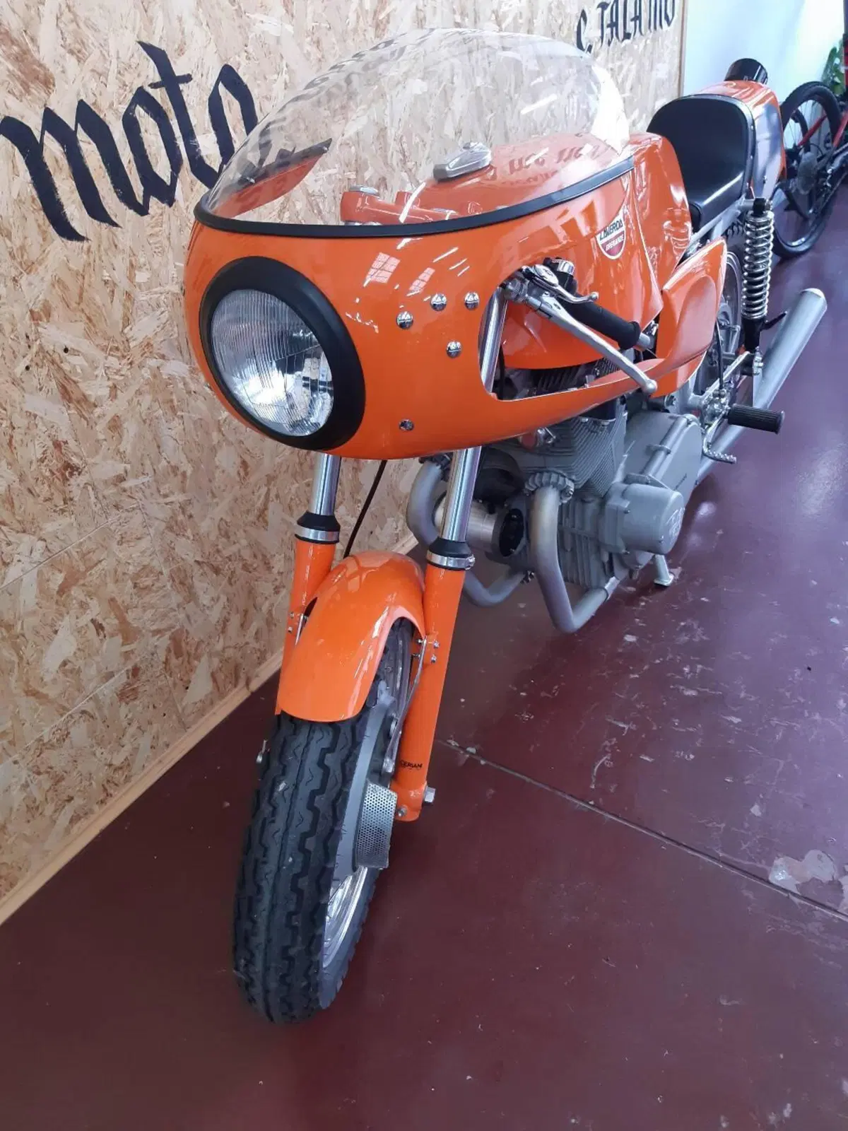 Laverda 750 SFC REPLICA (9)