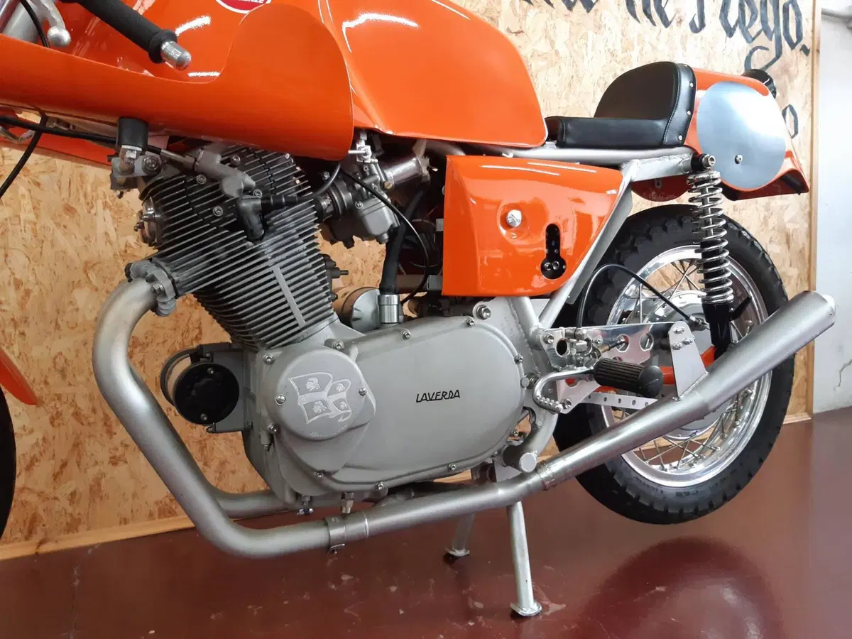 Laverda 750 SFC REPLICA (11)