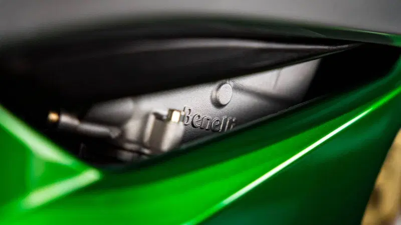 Benelli TORNADO TRE 900 (19)