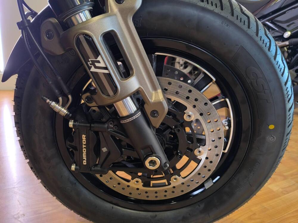 QJ Motor SRV 600 V (2025) (4)