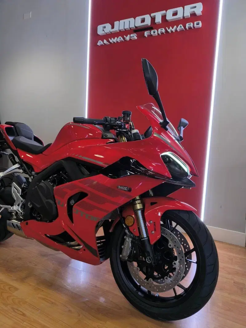 QJ Motor SRK 800 RR (2025 - 26) (5)