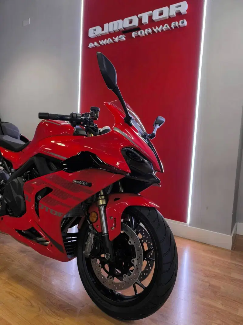 QJ Motor SRK 800 RR (2025 - 26) (7)