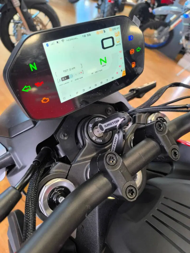 QJ Motor SRK 800 (2025 - 26) (8)