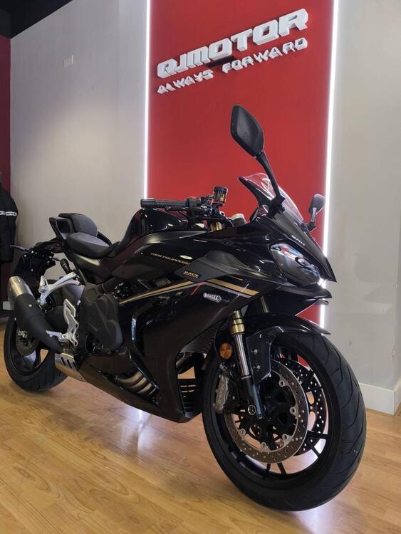 QJ Motor SRK 800 (2025) (3)