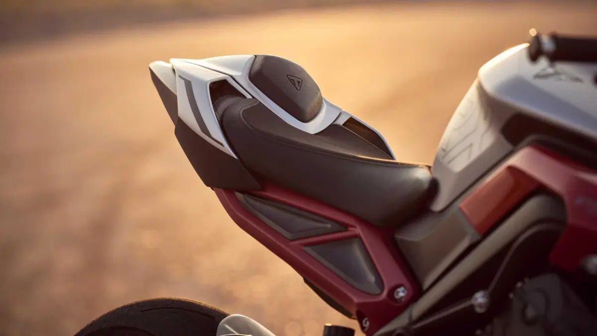 Triumph Street Triple Street Triple 765 RX (2026) (12)