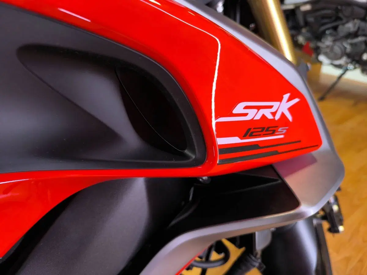 QJ Motor SRK 125 S (2025 - 26) (6)