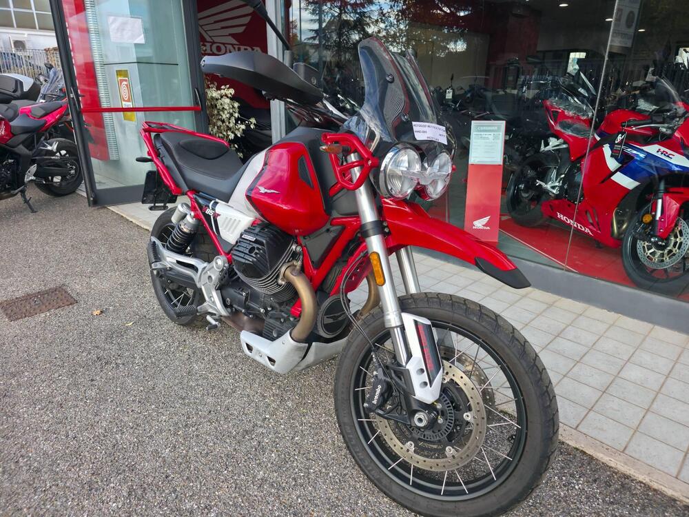 Moto Guzzi V85 TT Evocative Graphics (2021 - 23) (2)