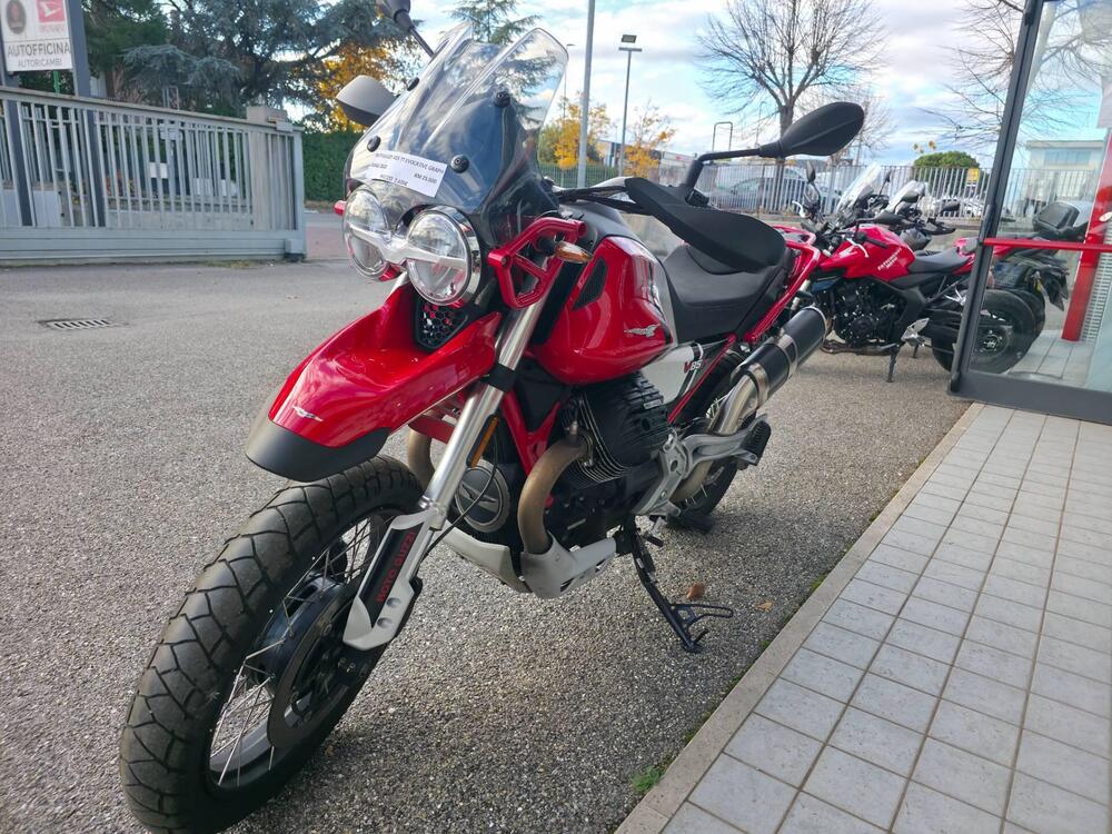 Moto Guzzi V85 TT Evocative Graphics (2021 - 23) (3)