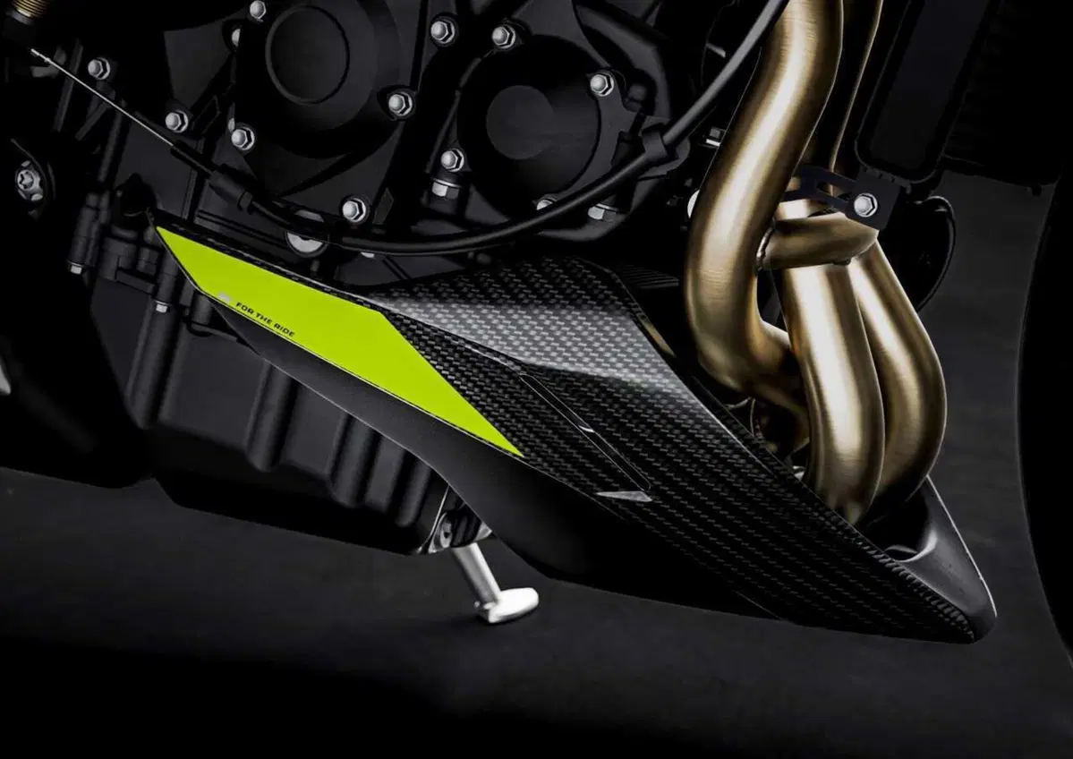 Triumph Street Triple 765 RX e Moto2 Edition: arrivano le versioni racing della naked di Hinckley (41)