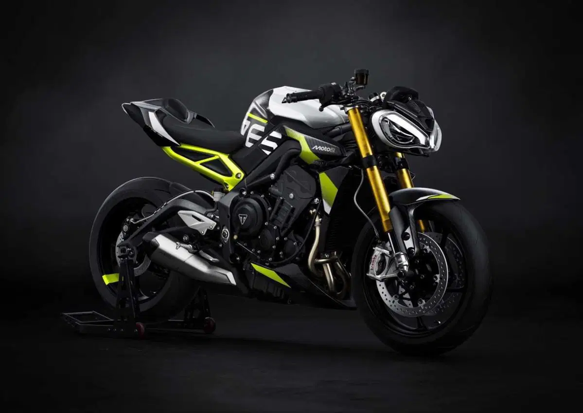 Triumph Street Triple 765 RX e Moto2 Edition: arrivano le versioni racing della naked di Hinckley (47)