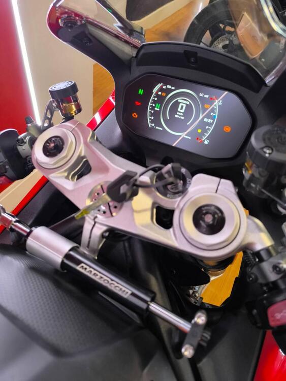 QJ Motor SRK 921 RR (2025) (3)