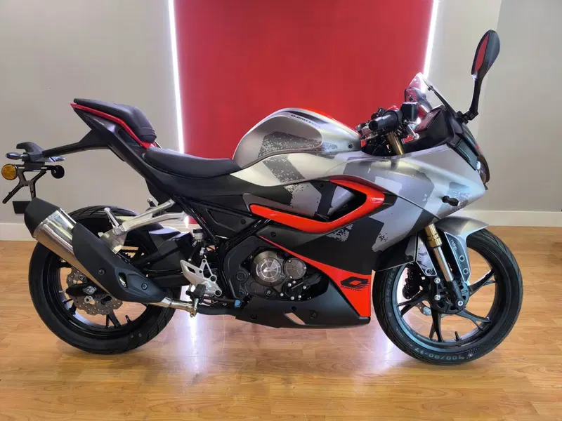 QJ Motor SRK 125 R (2025 - 26)