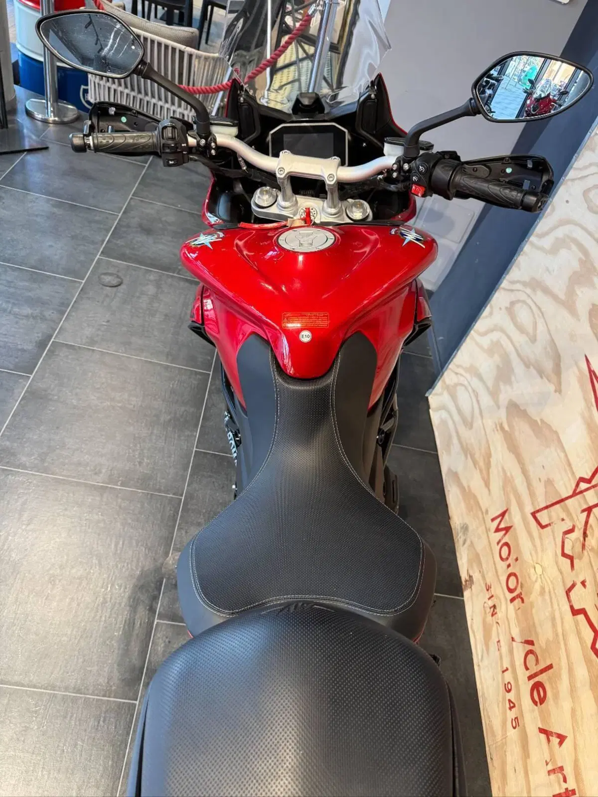 MV Agusta Turismo Veloce 800 R (2023 - 26) (9)