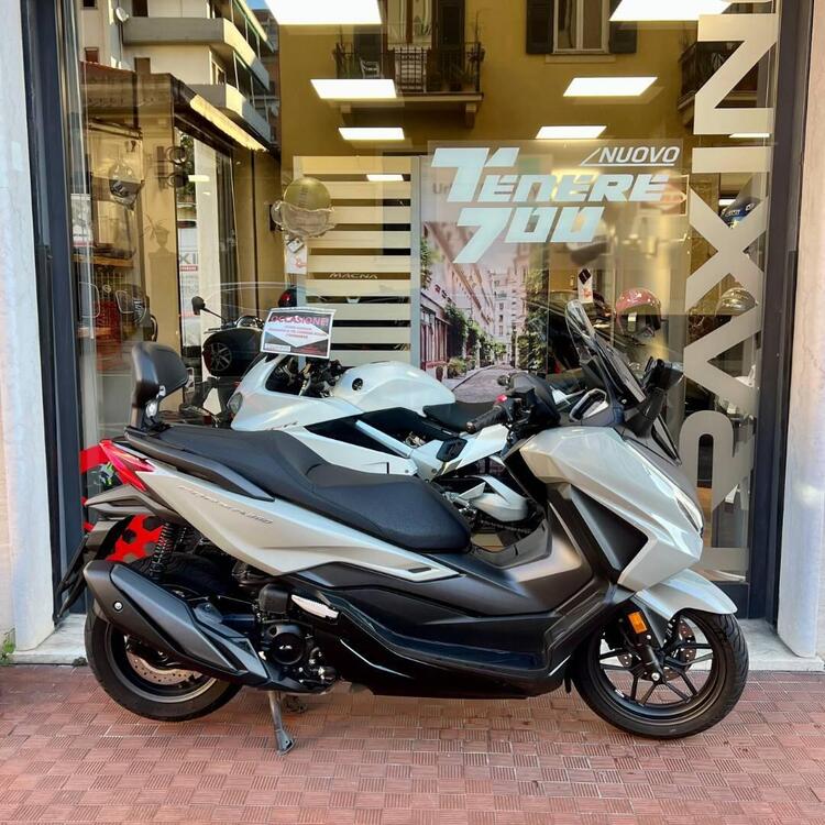 Honda Forza 350 (2025)