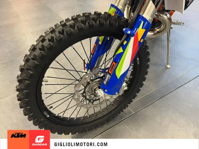 KTM 300 EXC 6Days (2026) (8)