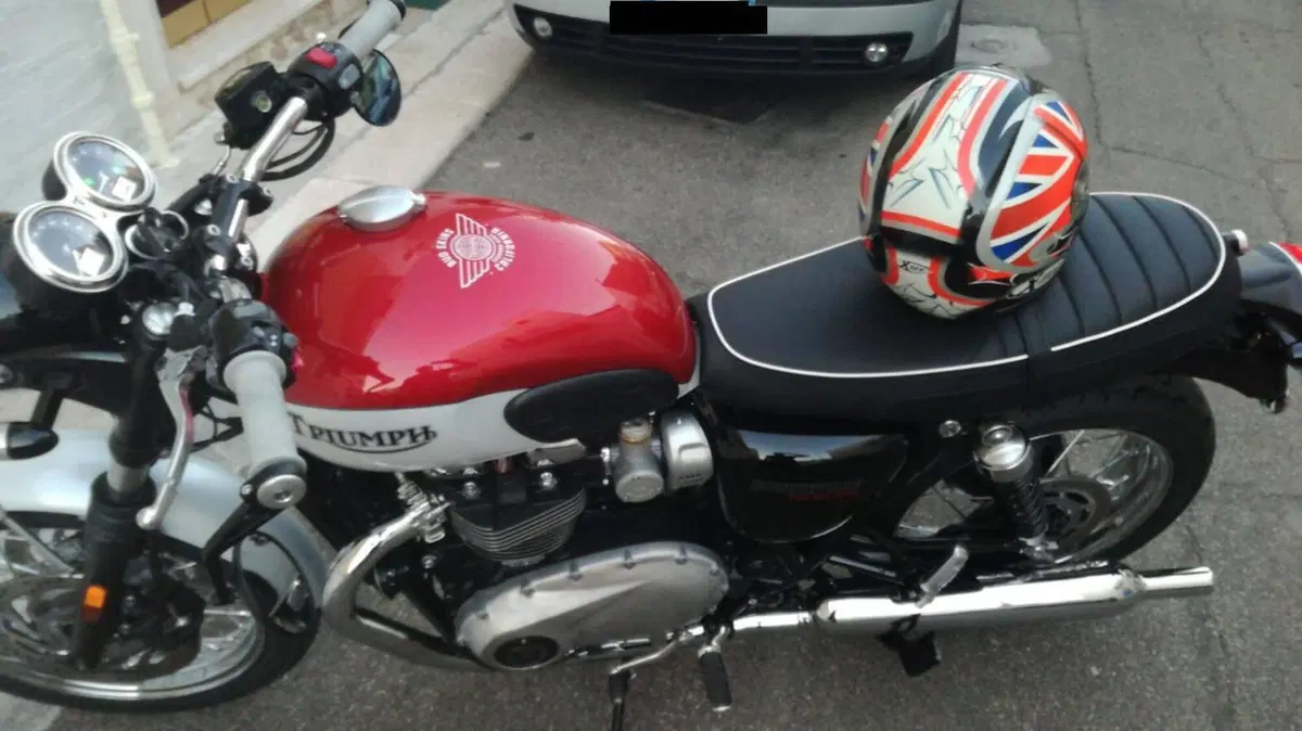 Triumph Bonneville T120 Bud Ekins SE (2020) (4)