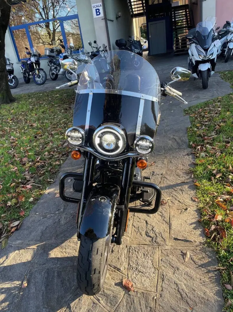 Harley-Davidson 114 Heritage Classic (2018 - 20) - FLHCS (3)