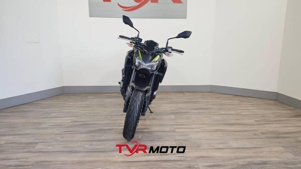 Kawasaki Z 900 (2017 - 18) (3)