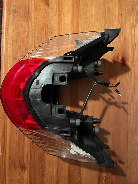 Fanale posteriore sh300 Honda (3)