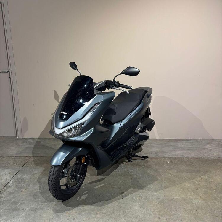 Honda PCX 125 (2025) (4)