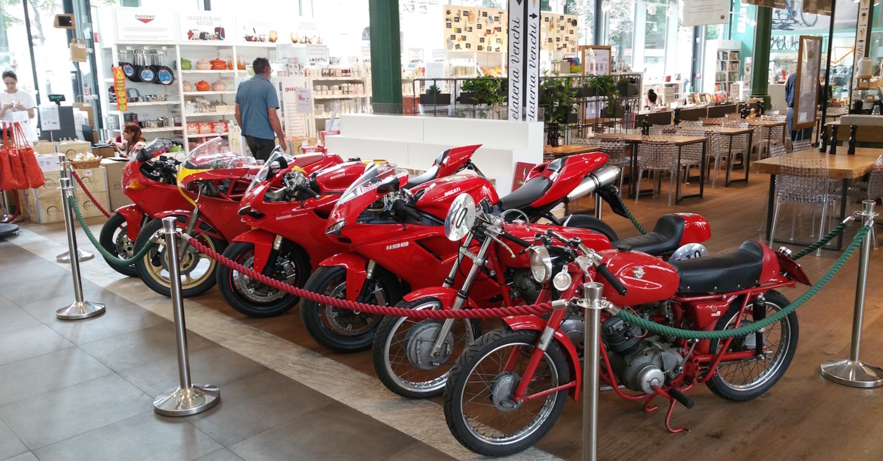 12 Ducati da Eataly a Monaco di Baviera