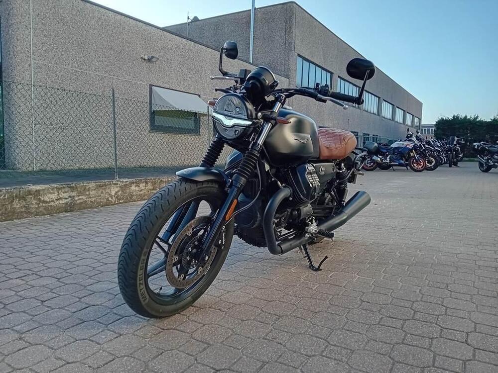 Moto Guzzi V7 Stone (2021 - 24)