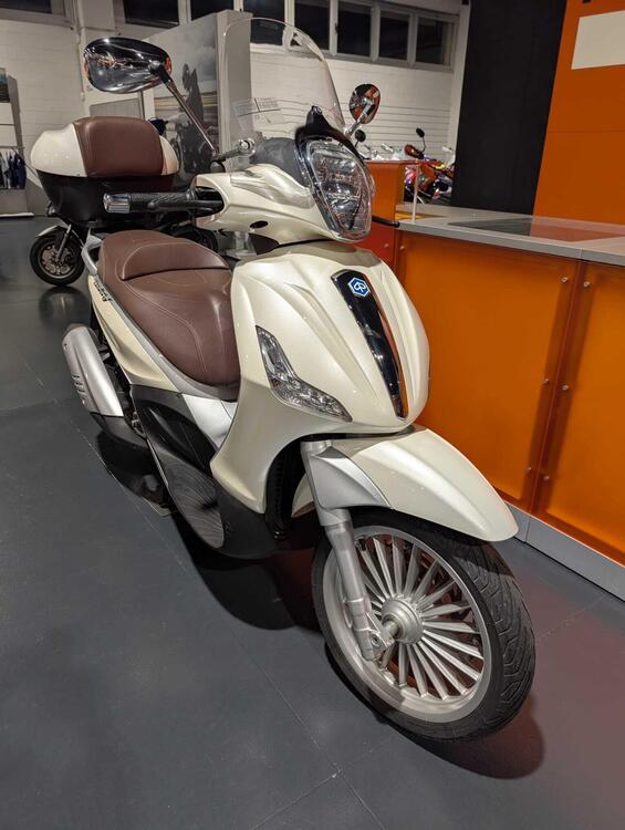 Piaggio Beverly 300 i.e. (2010 - 16) (2)