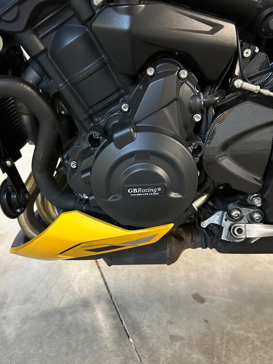 Triumph Street Triple 765 RS (2023 - 25) (2)