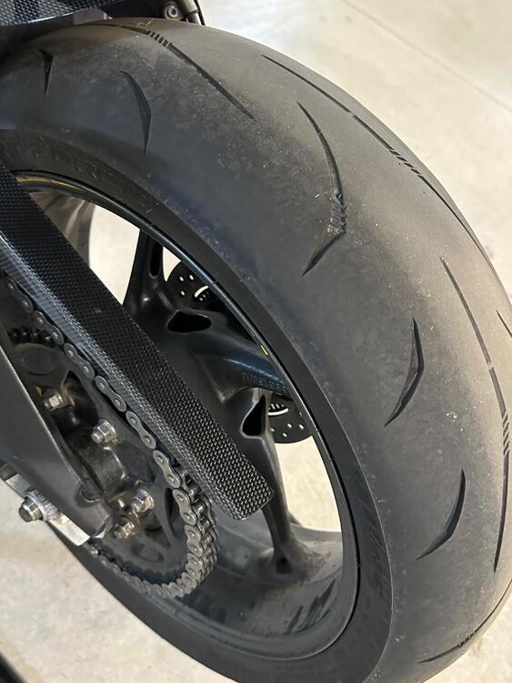 Triumph Street Triple 765 RS (2023 - 25) (3)