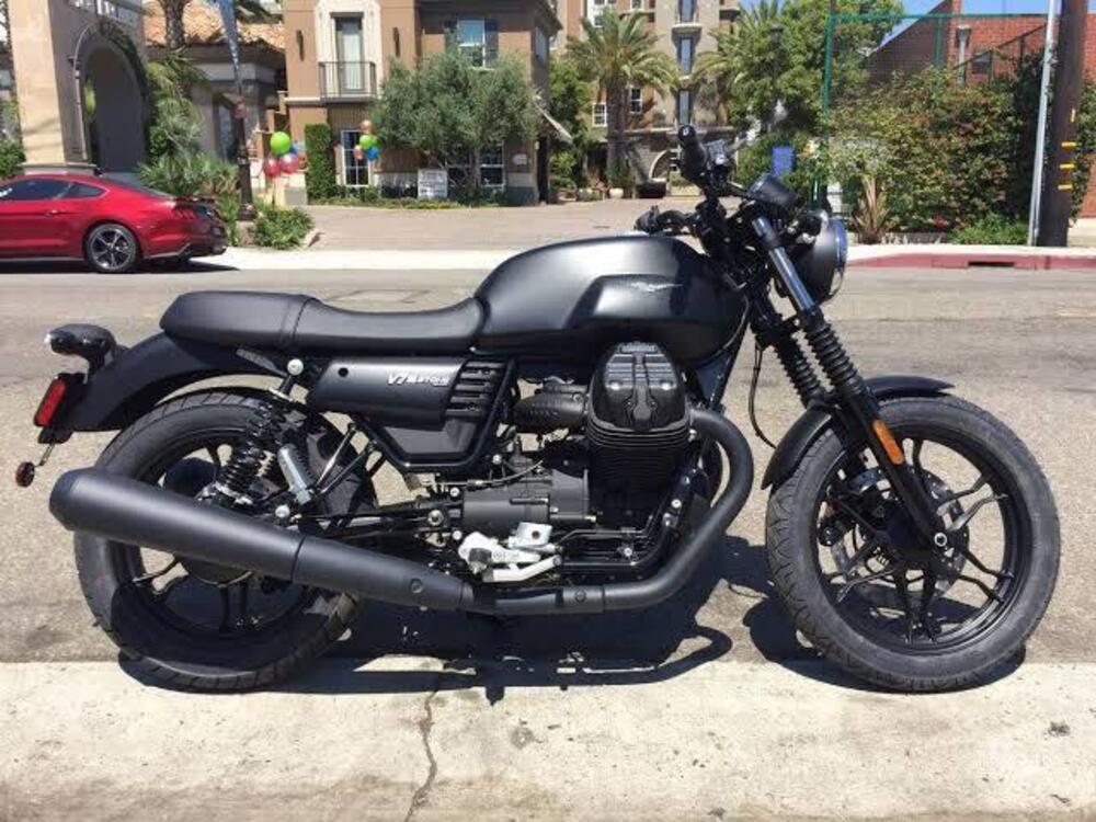 Moto Guzzi V7 III Stone (2017 - 20)