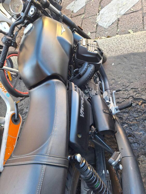 Moto Guzzi V7 III Stone (2017 - 20) (3)