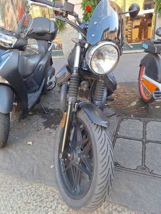 Moto Guzzi V7 III Stone (2017 - 20) (4)